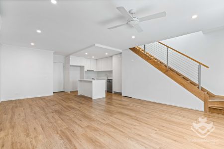 Modern 3 Bedroom Terrace Home in the Heart of Robina - Photo 4