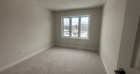 1523 Davis Loop Innisfil | $3300 per month | Plus Heat | Plus Water | Plus Hydro - Photo 5