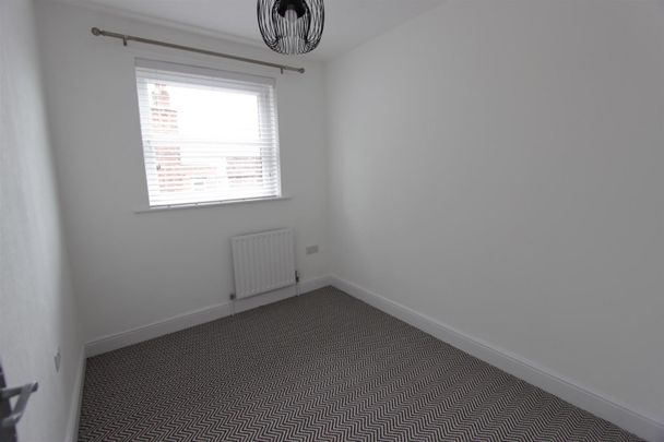 Hunter Hill Road, S11, Sheffield - Photo 1