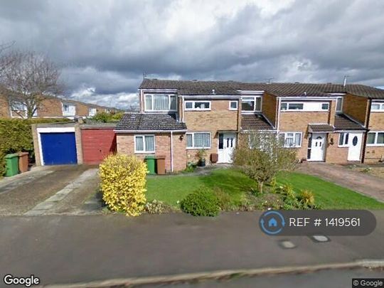3 bedroom end of terrace house to rent - Photo 1