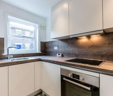 2 bedroom ground floor flat to rent - Photo 4