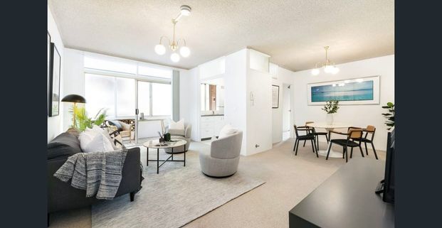 Boutique parkside apartment a stroll to Queens Park and Centennial Parklands - Photo 1