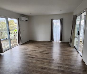 Weymouth - 3 Bedroom Home With Spacious Section - Photo 1