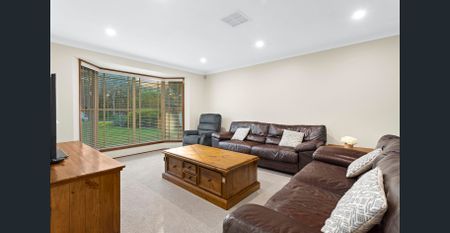 Unmatched Luxury and Entertainment Oasis Your Perfect Dream Home Awaits! - Photo 2