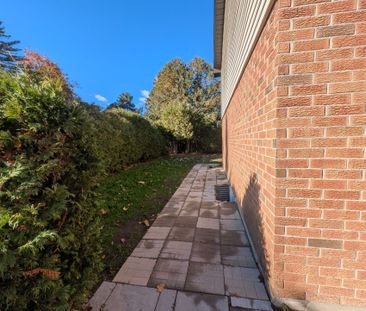 For Lease - 17 Mcclure Crescent, Kanata, Ontario - Photo 1