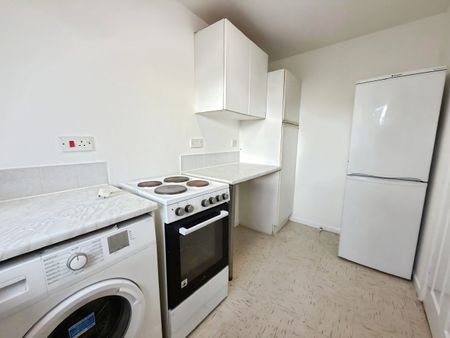 Wingrove Drive, Wingrove Drive, Purfleet-On-Thames, RM19 - Photo 4