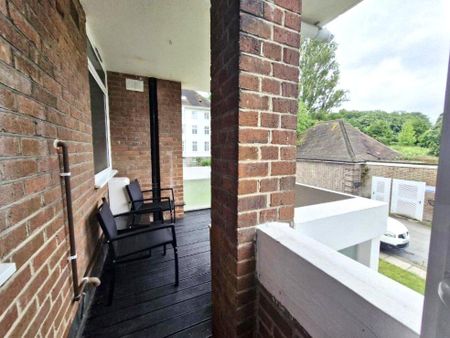 2 bedroom apartment to rent - Photo 5