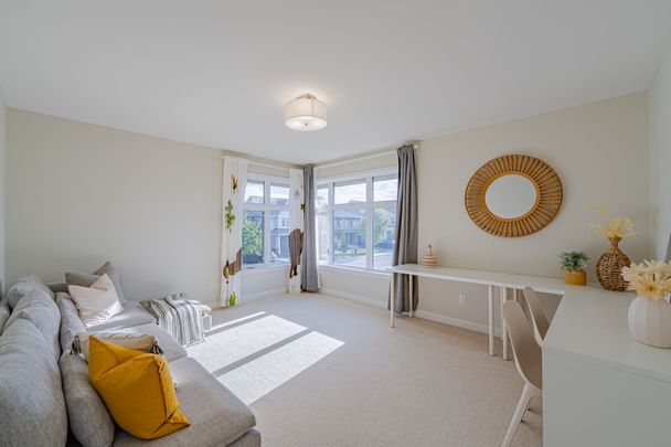 For Lease - 100 Lochhouse Walk, Barrhaven, Ontario - Photo 1