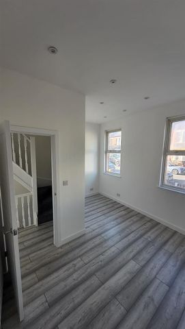 Villiers Road, Beckenham BR3, London - Photo 2