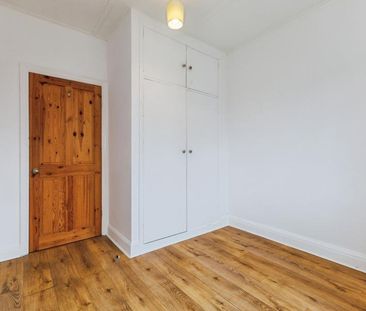 2 bedroom apartment to rent Benhill Wood Road, Sutton, SM1 - Photo 3