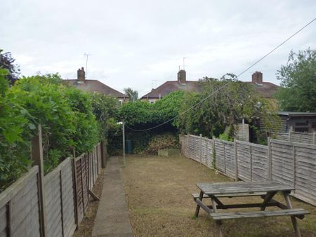 4 bedroom terraced house to rent - Photo 5