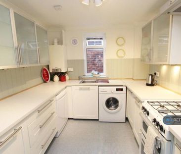 5 bedroom flat to rent - Photo 6