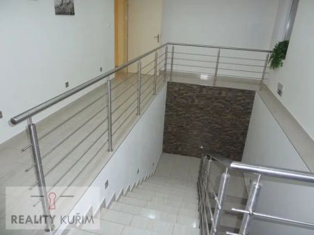 PRONÁJEM 1+KK, KUŘIM - Photo 2