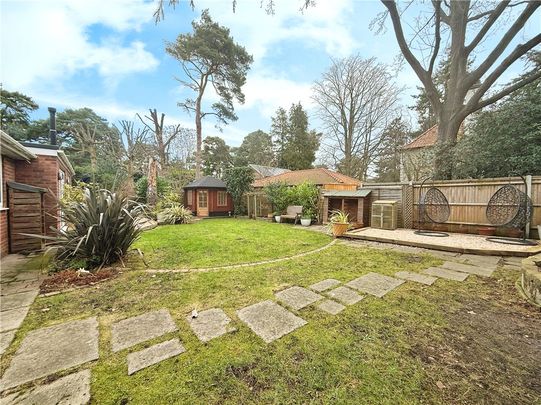 Tanglewood Close, Woking, Surrey, GU22 8LG - Photo 1