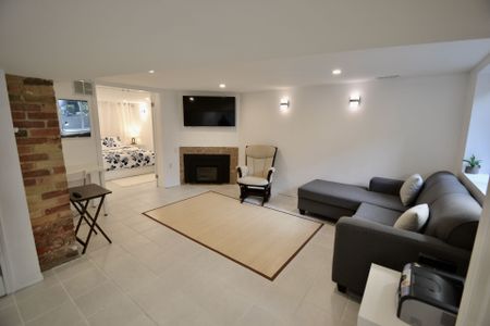 For Lease - 180 Madison Avenue Unit# Lower, Toronto, Ontario - Photo 4