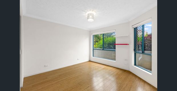 Prime Ground-Floor Two-Bedroom Unit in the Heart of Southport! - Photo 1