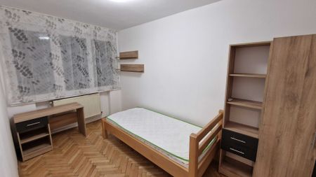 Apartament cu 3 camere, zona Cornisa - Fotografie 2
