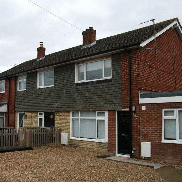 Mixed use to rent - Photo 1