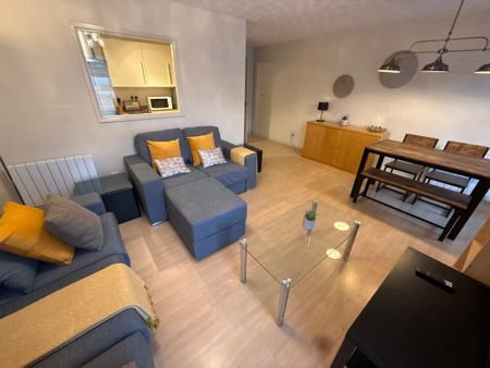 2 bedroom to let - Photo 2