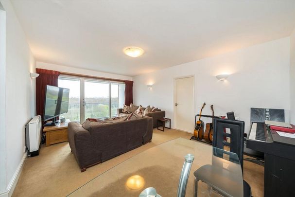 3 bedroom flat to rent - Photo 1
