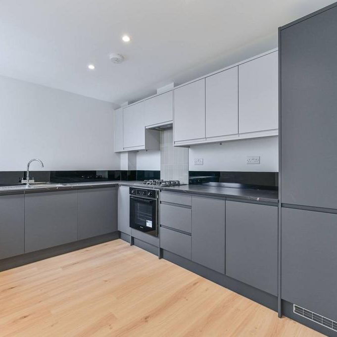 3 bedroom flat to rent - Photo 1