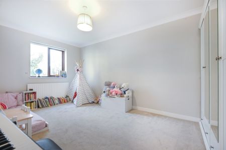 4 bedroom terraced house to rent - Photo 4