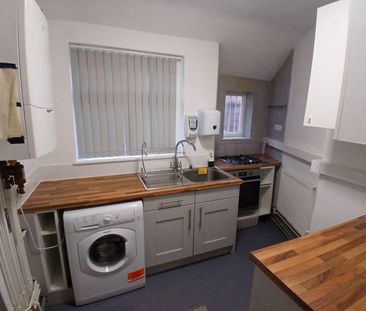 3 bedroom apartment to rent - Photo 6