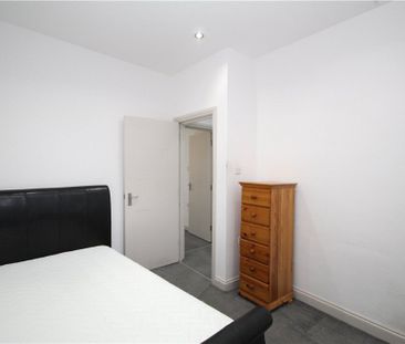 Whitehorse Lane, London, SE25 6UX - Photo 4
