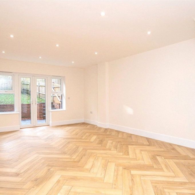 3 bed End Terrace House for rent - Photo 1