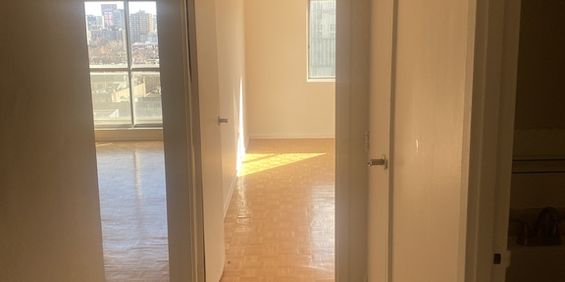 1 Chambre à Coucher 1 Salle De Bain - Photo 3
