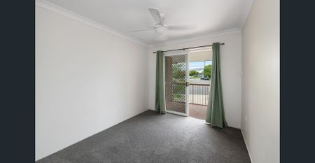 Beautifully Refreshed Apartment in The Heart of Everton Park - Photo 2