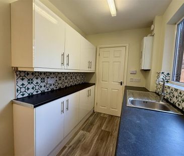 2 bedroom terraced house to rent - Photo 4