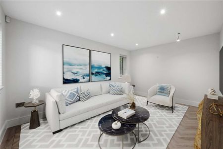 High specification 3 bedroom 2 bathroom detached home with stunning open plan kitchen, parking for 2 cars and private enclosed garden. - Photo 3