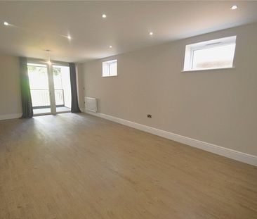 Riddlesdown Road, Purley, CR8 - Photo 1