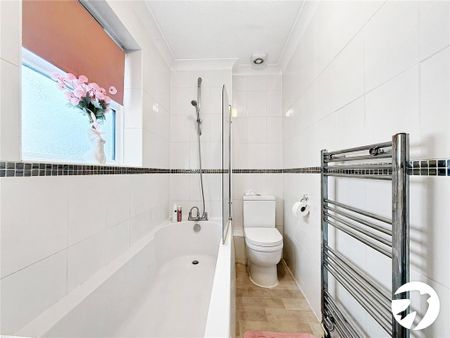 2 bedroom semi-detached house to rent - Photo 2