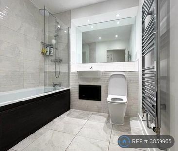 1 bedroom in a flat share to rent - Photo 4