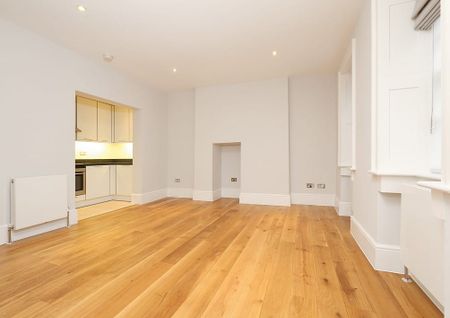 Extremely spacious one bedroom apartment with the rare benefit of a large, private patio superbly located for the shops and restaurants of Marylebone High Street, and trendy Chiltern Street. - Photo 3