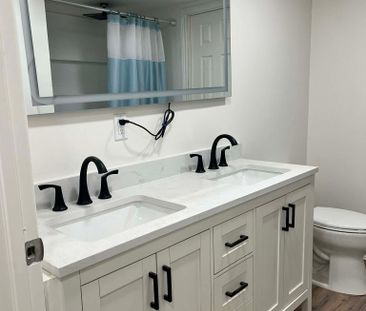 For Lease - 20 Meadowland Avenue Unit# B, Barrie, Ontario - Photo 5