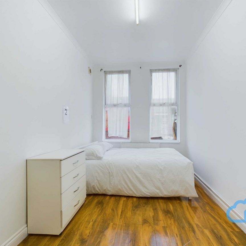 RM2 Plashet Road | Plaistow | London | E13 0PU - Photo 1