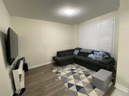 For Lease - 21 Circus Crescent, Brampton, Ontario - Photo 2