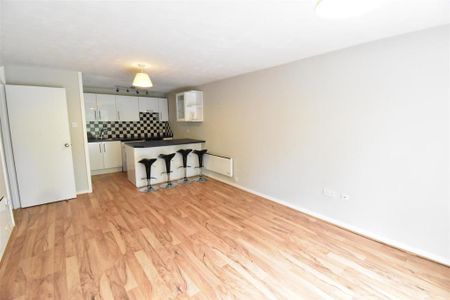 1 bedroom flat to rent - Photo 5