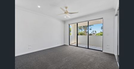 5 Bedroom Home 2 minutes from Varsity College Primary! - Photo 3