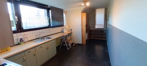 Krefeld- Verberg - 89m² DG Wohnung im 2 Familienhaus mit gr. Terrasse, Carport usw. - Foto 1