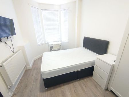 1 bedroom in a house share to rent - Photo 4
