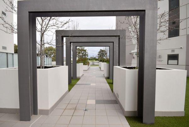 SIX MONTH LEASE ONLY - APARTMENT LIVING - LUXURY 1x1!!! - Photo 1