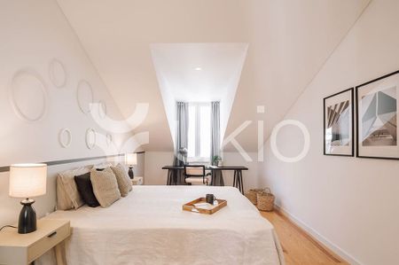 4 room luxury Apartment for rent in ESPICHEL, Lisbon - Photo 4