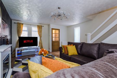 4 Bed Semi-Detached House, Ward Street, M40 - Photo 5