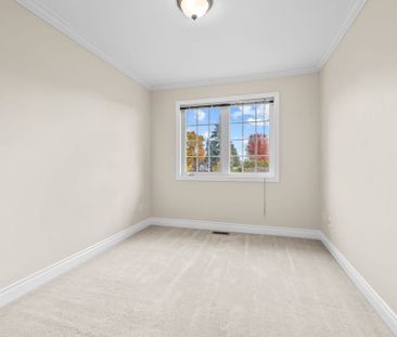 For Lease - 1008 Pinecrest Road, Britannia Heights - Queensway Terr... - Photo 4