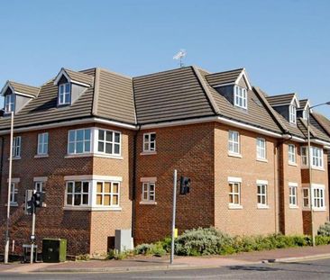 Tudor Court, Woking - 2 bedrooms Property for lettings - Seymours - Photo 3