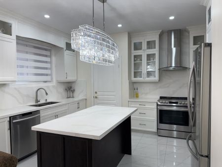 For Lease - 1 Orangeblossom Trail, Brampton, Ontario - Photo 5